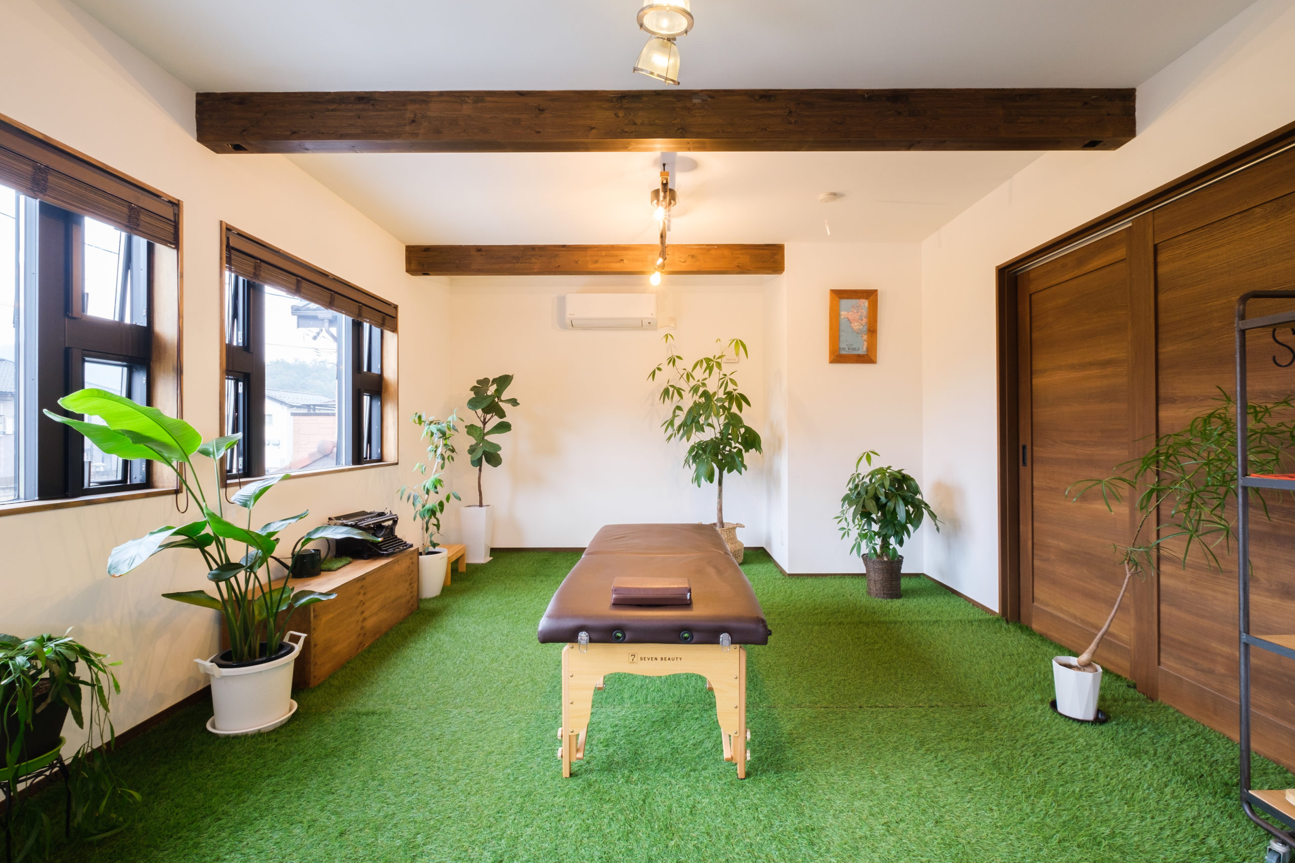 整体院リードオフ内観